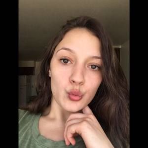 Meet your Posher, Adela